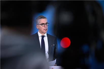 Léon Gloden im Duett mit Generaldirektor der Immigrationsbehörde im Orchester der Europäischen Union