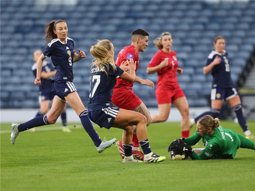 Lucie Schlimé stand im FLF-Tor wieder unter Dauerbeschuss