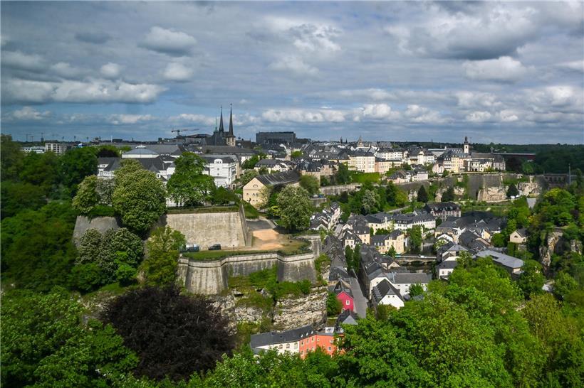 Luxemburg Skyline mit friedlichem Stadtbild trotz globaler Kriegsfolgen im Iran und internationaler Konflikte