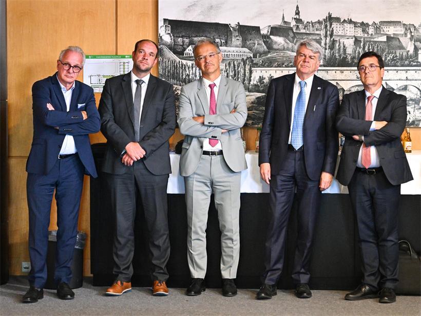 Marc Lauer, Christian Hahn, Michel Reckinger, Romain Wolff und Steve Heiliger bei Pressekonferenz zur Tripartite am Mittwoch