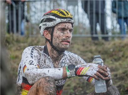 Marcel Meisen feiert seinen Landesmeistertitel im Radsport in Deutschland, bekannt aus Luxemburg