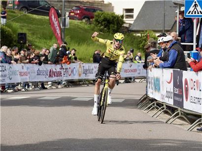 Matisse van Kerckhove jubelt nach Erfolg am Freitag in Burscheid