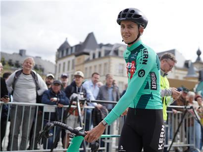 Mats Wenzel beim Start seiner zweiten Profi-Saison im Fußball, fokussiert und entschlossen auf dem Spielfeld