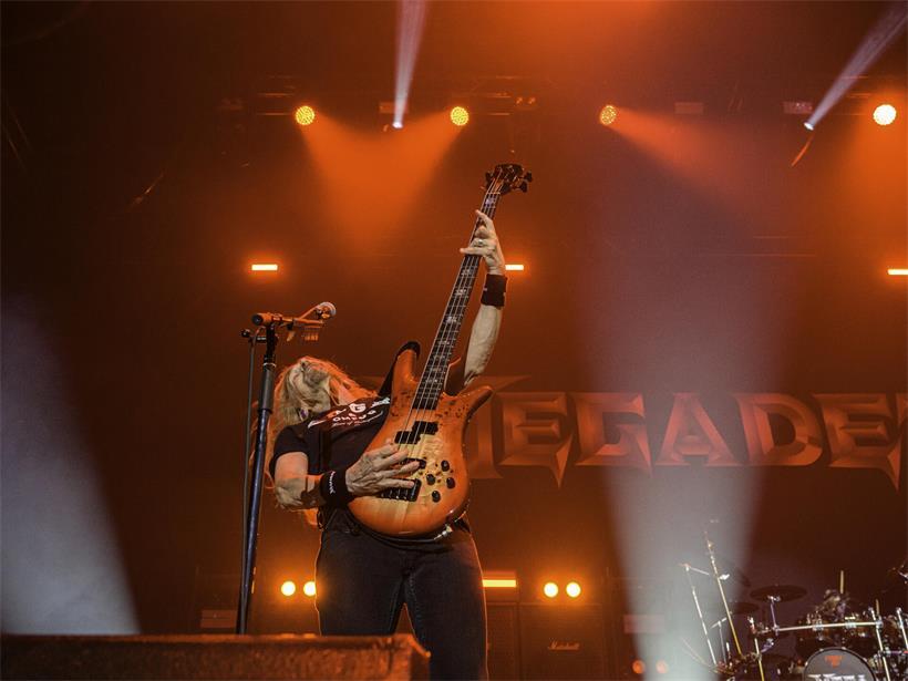 Megadeth Live-Konzert vor begeisterten Fans in Luxemburg mit energiegeladener Metal-Performance