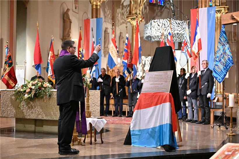 Erinnerungstafel „Mir vergiessen net!“ für ermordete Luxemburger Zwangsrekrutierte während des Zweiten Weltkriegs