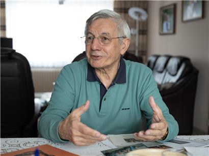 Henri Dondelinger spricht leidenschaftlich über sein Engagement bei der Amicale St. Barbe Vereinsarbeit