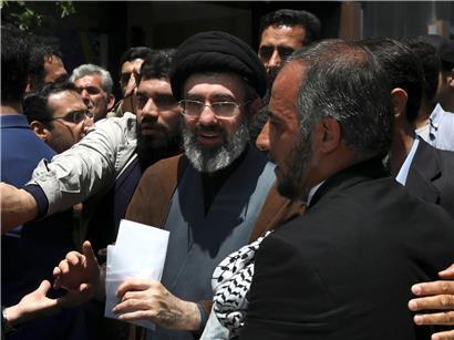 Modschtaba Chamenei, Sohn von Ajatollah Ali Chamenei, bei offizieller Ernennung als Nachfolger seines Vaters