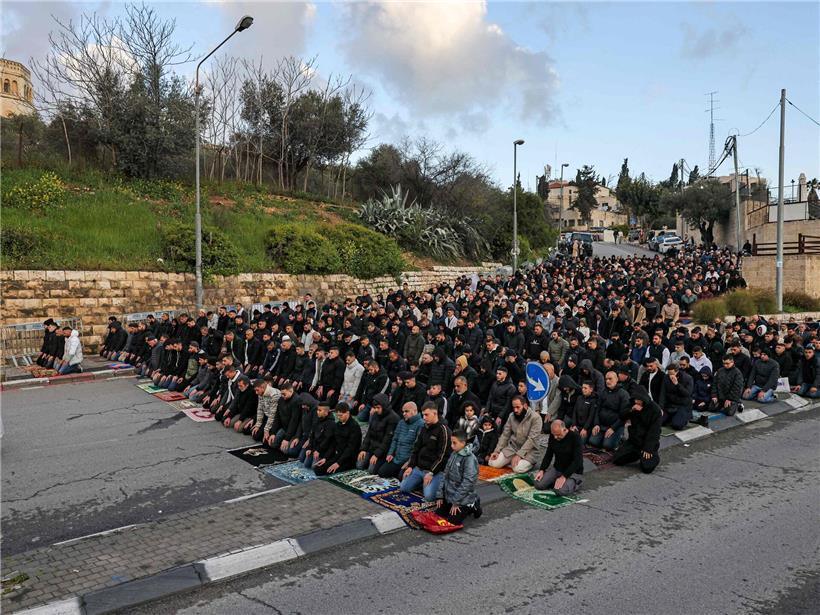 Muslime in Jerusalem mussten ihre Gebete zum Ende des Ramadan vor den Toren der Altstadt abhalten