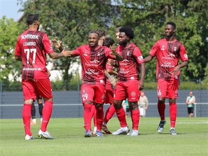 Déifferdeng 03 Fußballspieler in Aktion nach Saisonfinal-Niederlage und Supercup, bereit zum Comeback in der Liga