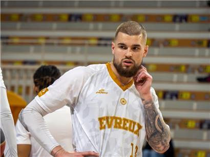 Ben Kovac und Alm Évreux nach knapper Niederlage im Tennis nach drei Siegen in Folge