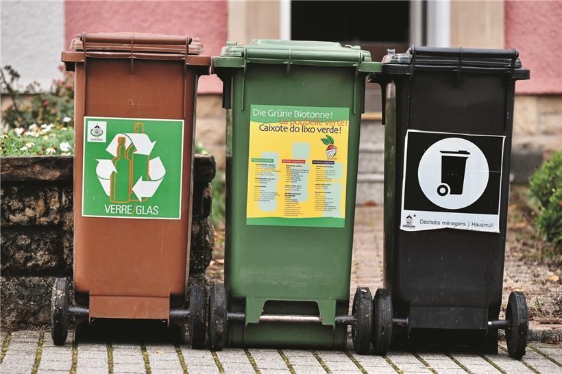 Nicht nur bei den Farben der Mülleimer gibt es in den einzelnen Kommunen Unterschiede