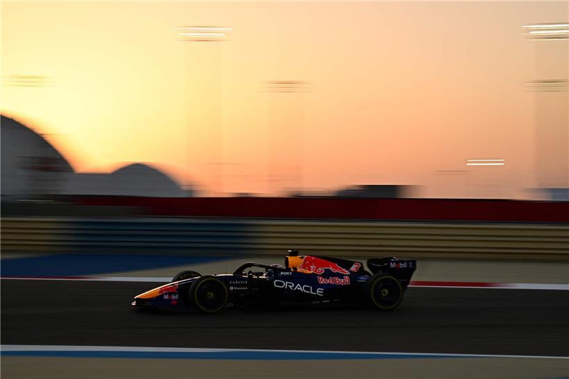 Max Verstappen und andere Formel-1-Fahrer testen im Februar auf der Rennstrecke von Sakhir, Bahrain