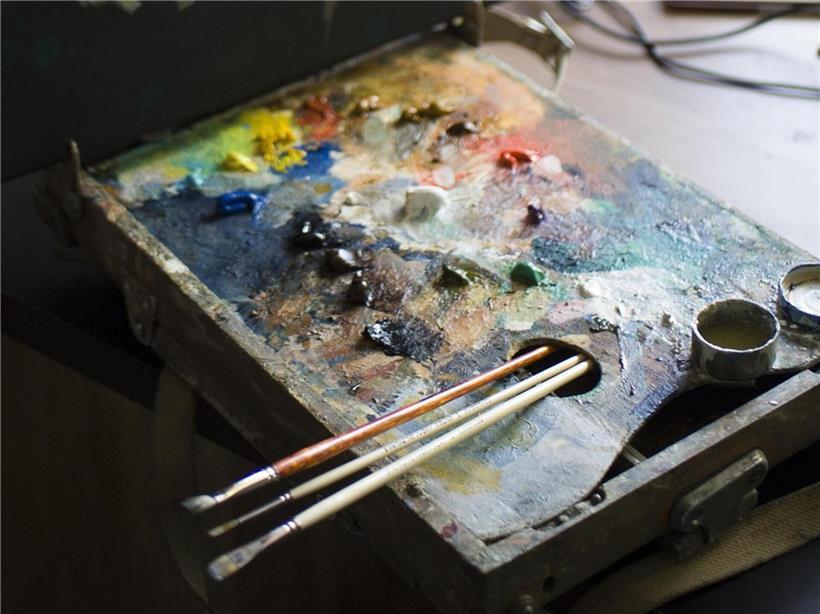 Vielfältige künstlerische Disziplinen wie Musik, Literatur, Skulptur, Malerei, Grafikdesign und Fotografie kreativ dargestellt