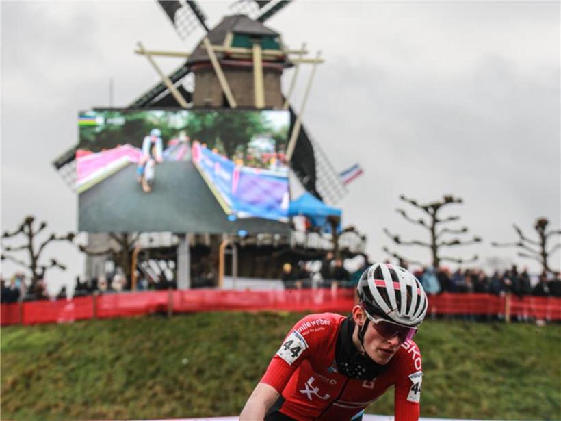 Ben Fleming beim Junioren-Rennen, trotz Krankheit am Vortag Platz 37 erreicht, Ausdauer und Durchhaltevermögen sichtbar