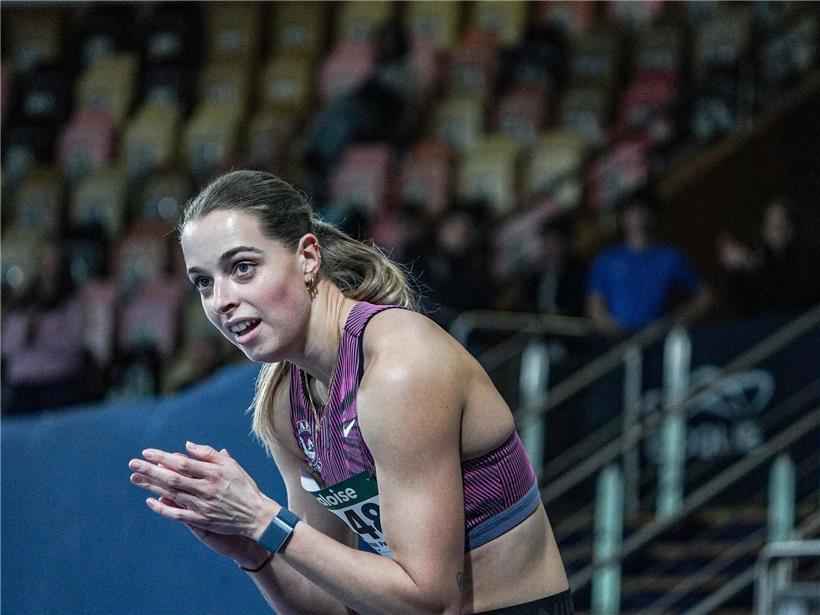 Patrizia Van der Weken feiert zwei Titelgewinn bei Leichtathletik-Event mit Medaillen und Jubel