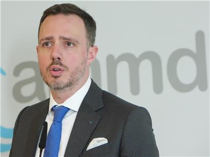 Porträt von Philippe Wilmes, ehemaliger Arzt, nach Vorwürfen unnötiger Knieoperationen von RTL entlassen