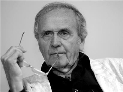 Pol Greisch liest im Centre national de littérature Mersch anlässlich seines 85. Geburtstags im April 2015