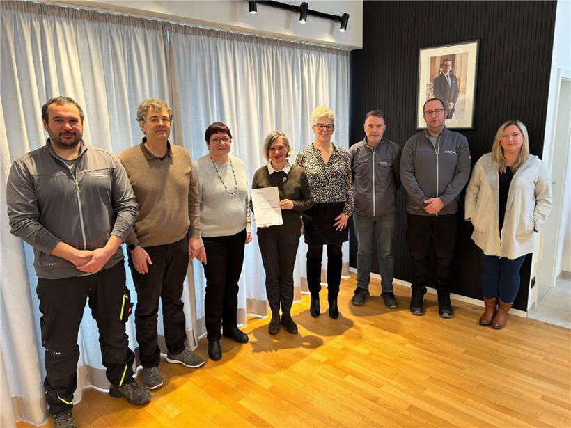 Offener und respektvoller Sozialdialog zwischen Menschen für erfolgreiche Zusammenarbeit und Konfliktlösung