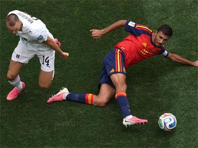 Rodri (rechts) dirigiert das spanische Spiel und trifft am Montag auf Portugal und Vitinha