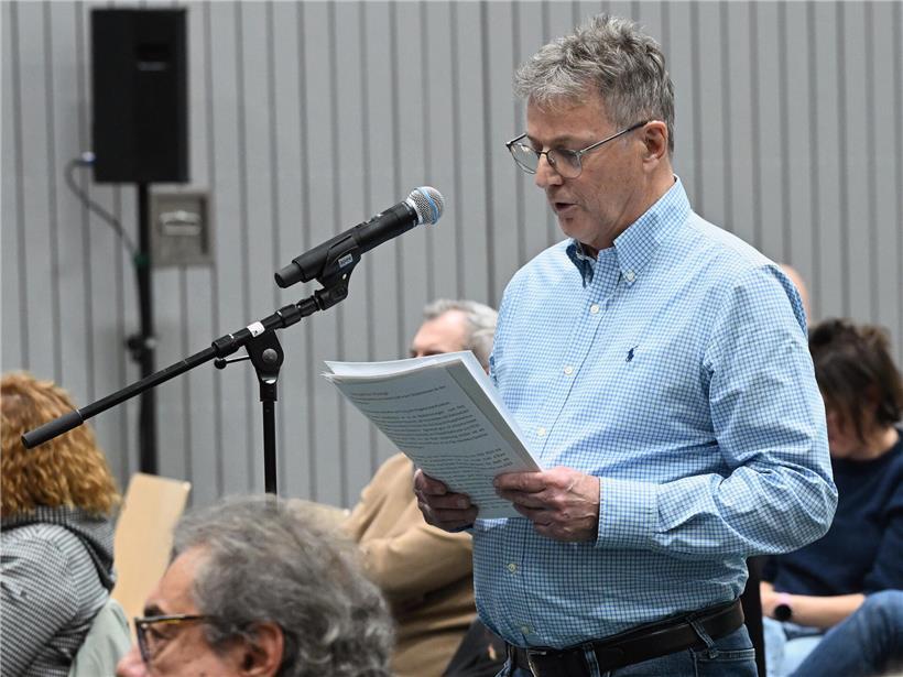 Leichtathletikstadion in Hamm sorgt weiter für Kritik an Stadt Luxemburg – Nachbarschaft appeliert an Regierung Roger Schlechter kritisiert die Stadtverwaltung wegen Nichteinhaltung der vorgesehenen Verfahrensabläufe.