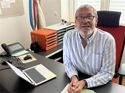 Romain Daubenfeld hat sein Schöffenamt im Kayler Rathaus begonnen