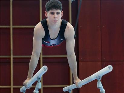 Ronan Foley beim Training in Leeds nach seiner Premiere, Sportler in England, Fitness und Leistungssteigerung