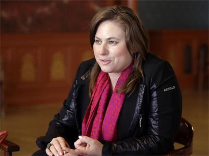 Schachgroßmeisterin Judit Polgar sieht sich der ihr angetragenen Aufgabe nicht gewachsen – ein Zugeständnis, das sie im politischen Geschäft schon fast wieder für das Präsidentenamt qualifizieren würde
