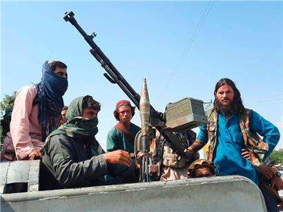 Schwer bewaffnete Taliban-Kämpfer in Afghanistan im Jahr 2021
