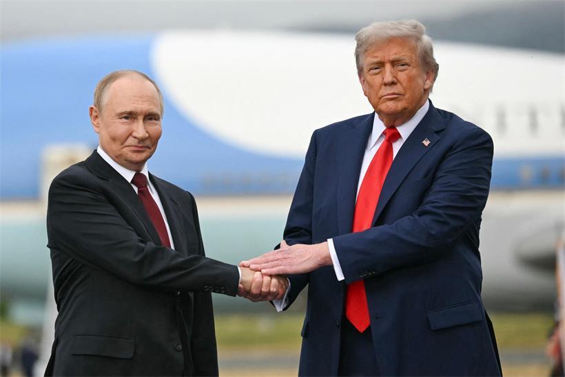 Sie haben zwar keinen gemeinsamen Plan, aber offensichtlich das gleiche Ziel: US-Präsident Donald Trump und der russische Machthaber Wladimir Putin im August 2025 in Alaska