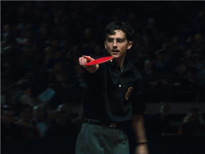 Marty Supreme selbstbewusst und ehrgeizig, siegesgewiss mit großer Klappe und unantastbarer Ausstrahlung