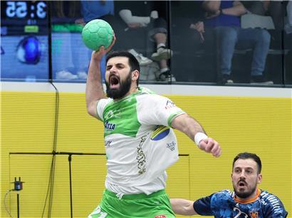 Slobodan Ervacanin erzielt in letzter Spielsekunde den entscheidenden Siegtreffer im spannenden Fußballspiel