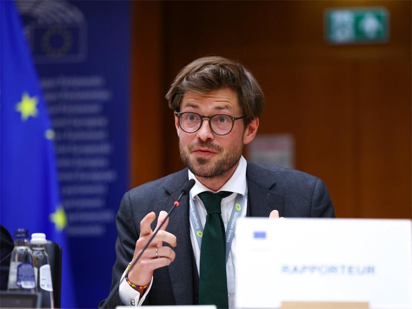 Stephen De Ron ist Gemeinderatsmitglied in Hesperingen und sprach als „Rapporteur“ bei der Plenartagung des „European Committee of the Regions“