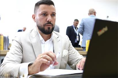 Tobias Rausch von der rechtsextremen AfD ist der erste Parlamentspräsident eines deutschen Landtags