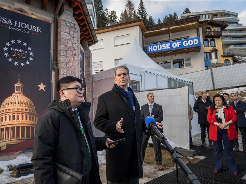 US-Finanzminister Scott Bessent spricht am 19. Januar 2026 während einer Pressekonferenz vor dem USA House am Rande der Jahrestagung des Weltwirtschaftsforums (WEF) in Davos.

Das Weltwirtschaftsforum findet vom 19. bis 23. Januar 2026 in Davos statt.