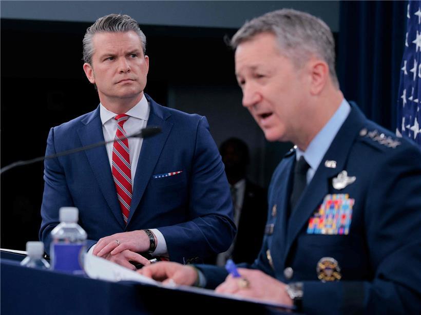 US-Kriegsminister Pete Hegseth mit General Dan Caine diskutiert Verantwortung für USA-Krise in der Straße von Hormus