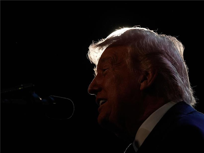 US-Präsident Donald Trump spricht auf einer politischen Konferenz vor Publikum