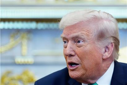 US-Präsident Donald Trump spricht bei wichtigem Treffen am Dienstag vor Publikum