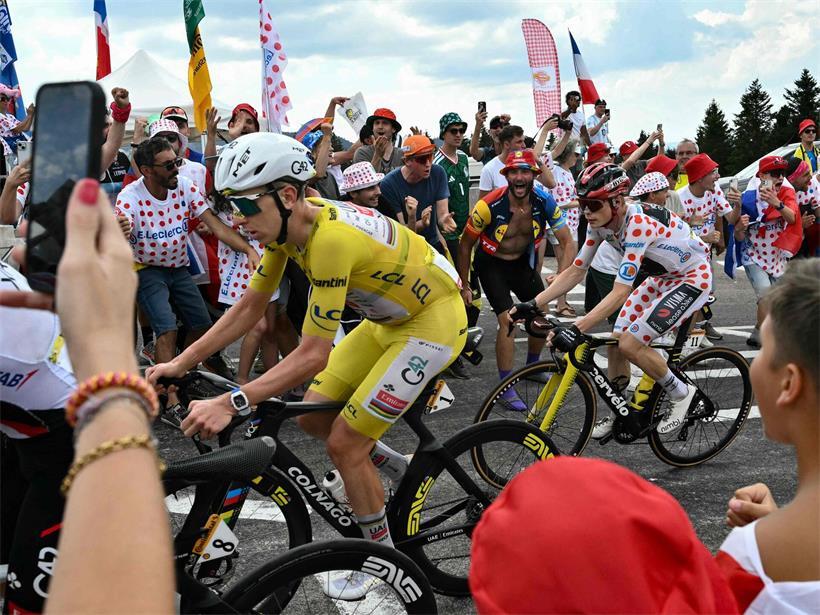 Über die nächtlichen Dopingktrollen bei der Tour de France wird viel debattiert