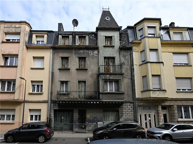 Drei Immobilienagenturen präsentieren das van Hulle Haus in der Escher Dicksstraße zum Verkauf.