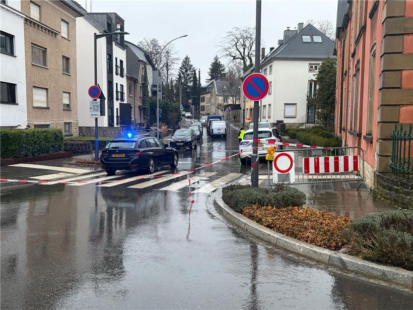 Unbekannte sollen zwei Personen auf dem Limpertsberg verletzt haben, eine davon tödlich – die Polizei sperrte deshalb einen Teil der avenue de la Faïencerie