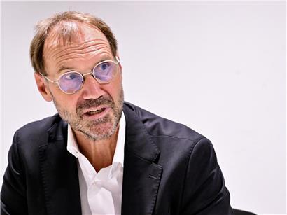 Jens Kreisel, Direktor der Universität Luxemburg, spricht bei einer offiziellen Veranstaltung