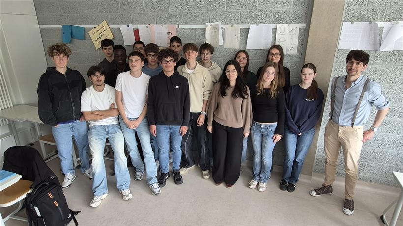 Muss man super schreiben können, um Journalist zu werden? „Vie et société“-Lehrer Christian Hourscht (r.) hat die Tageblatt-Redaktion zu einem Besuch seiner 4e im „Macher Lycée“ eingeladen