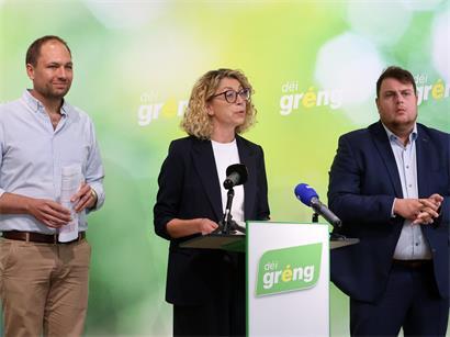 Vielleicht ihre letzte Pressekonferenz: Joëlle Welfring (M.) zusammen mit den Parteikollegen Meris Sehovic und François Benoy (l.)