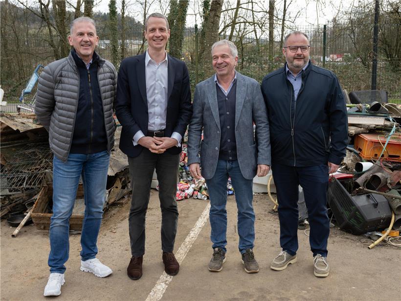 Kayler Schöffe Marco Lux, Umweltminister Serge Wilmes, Bürgermeister Jean Weiler und Bürgermeister Carlo Feiereisen bei offizieller Veranstaltung