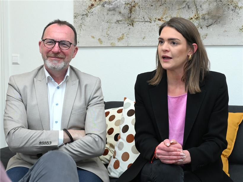 Georges Engel und Maxime Miltgen diskutieren Parteiausrichtung bei Volkspartei-Meeting