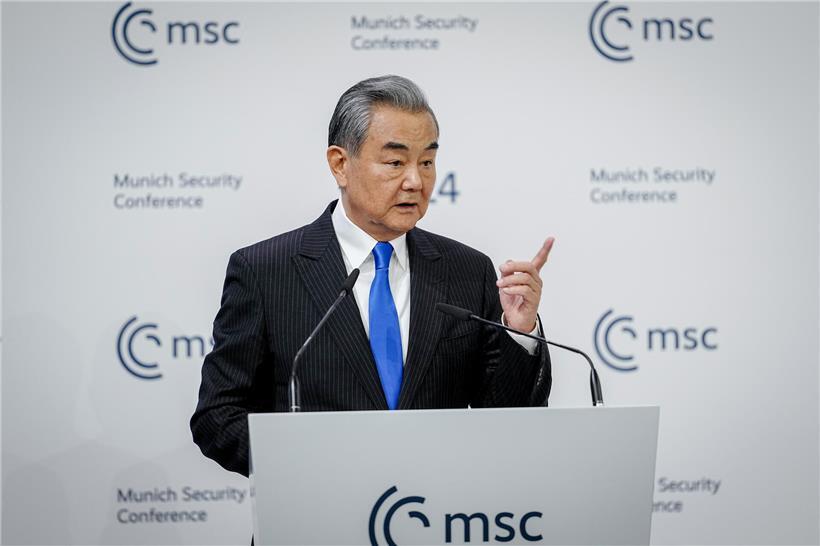 Wang Yi, chinesischer Außenminister, spricht bei der 62. Münchner Sicherheitskonferenz (MSC) über internationale Sicherheit