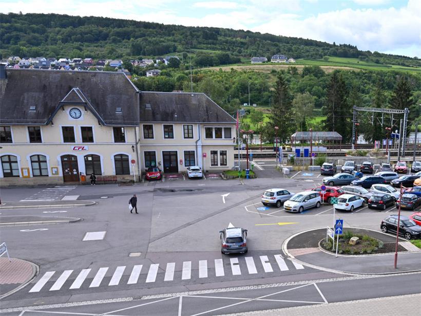 Wasserbillig: Rechts vom Bahnhof sollte laut Ankündigung des damaligen Ministers François Bausch eigentlich längst ein mehrstöckiges Parkhaus stehen