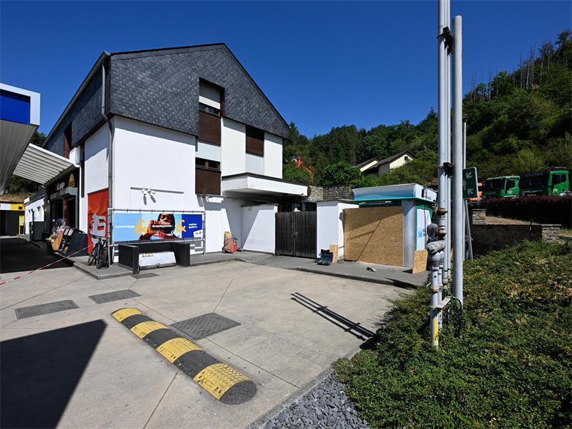 Unbekannte sprengen Geldautomaten in Vianden