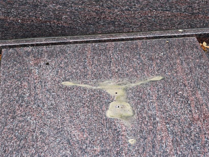 60 Gräber auf dem Friedhof in Bettemburg beschädigt – Diebe entwenden Kreuze