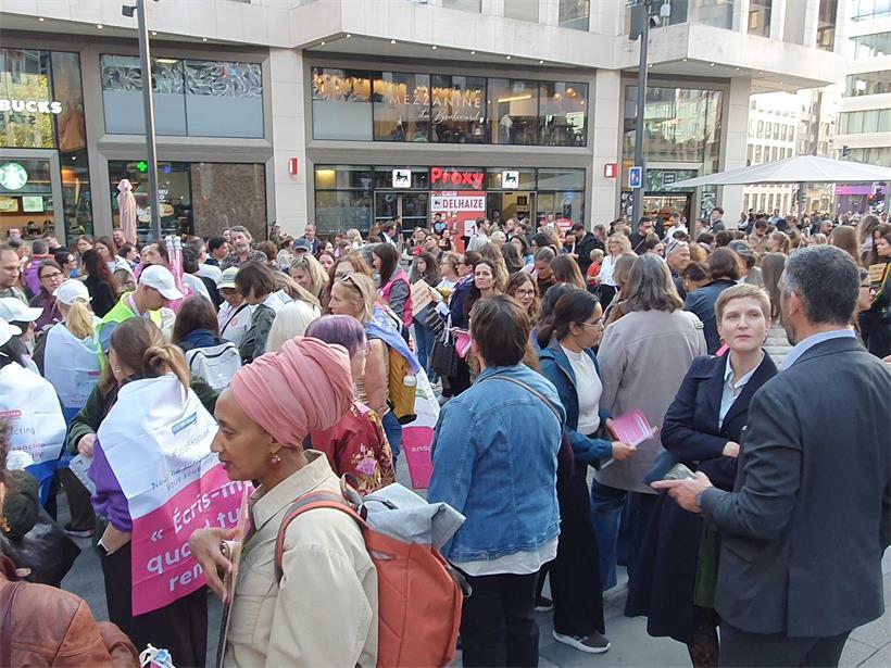 Protest in Luxemburg-Stadt: Hunderte Menschen gehen für Frauensicherheit auf die Straße